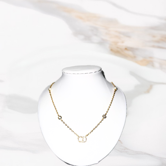 Collier R4